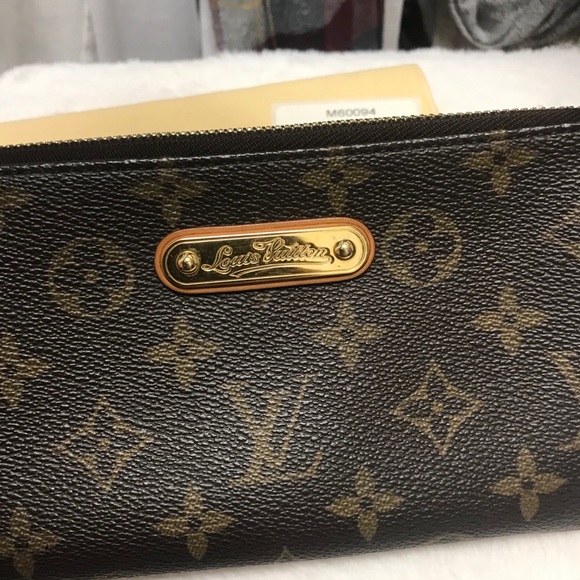 Louis Vuitton Milla Pochette mm Monogram - Picture 3 of 9